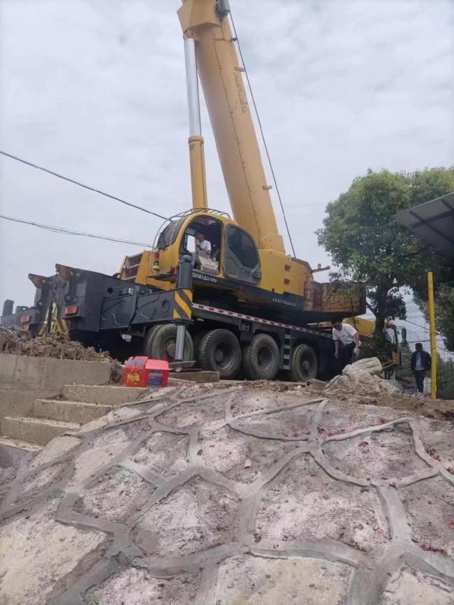 2012 Truck Crane Construction Machinery 130ton Terrian Mobile Crane Lifting Equipment
