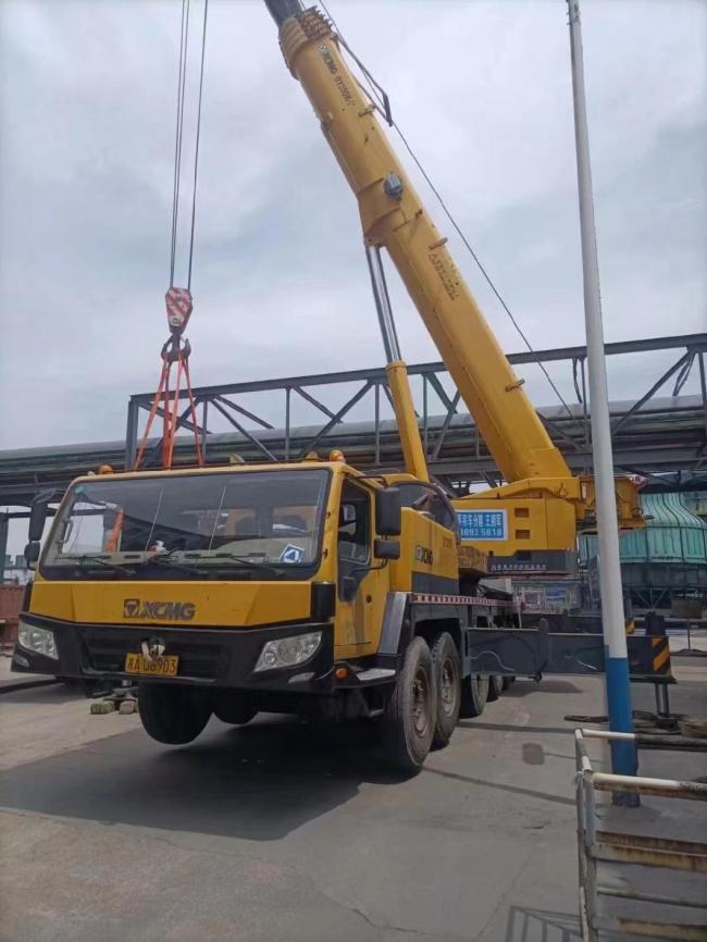 2012 Truck Crane Construction Machinery 130ton Terrian Mobile Crane Lifting Equipment