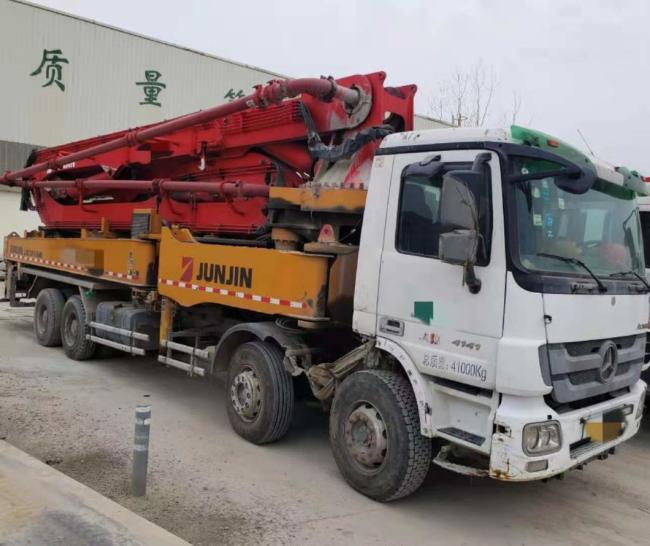 2011 Junjin 52m on Benz. Euro III Used Concrete Pump