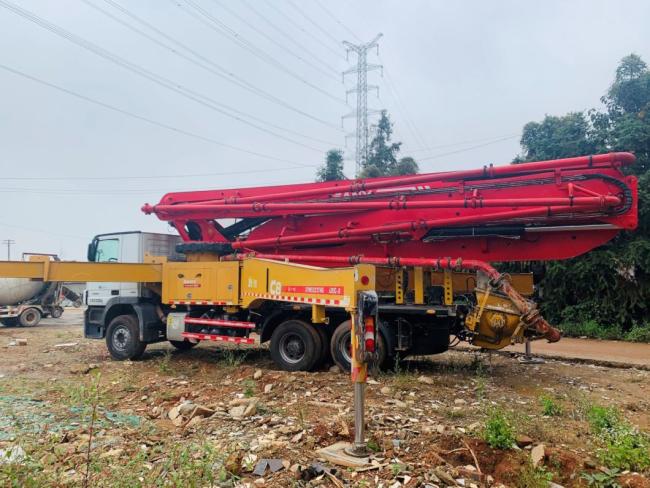 Used Concrete Pump 49m Truck Mounted Pump with Mecerdes Benz