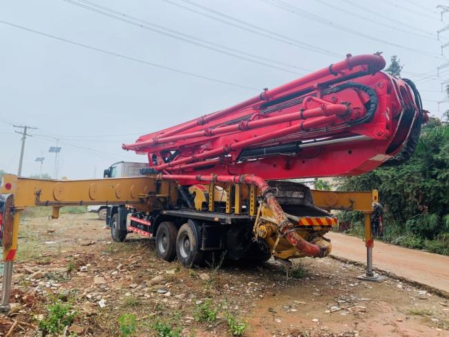 Used Concrete Pump 49m Truck Mounted Pump with Mecerdes Benz