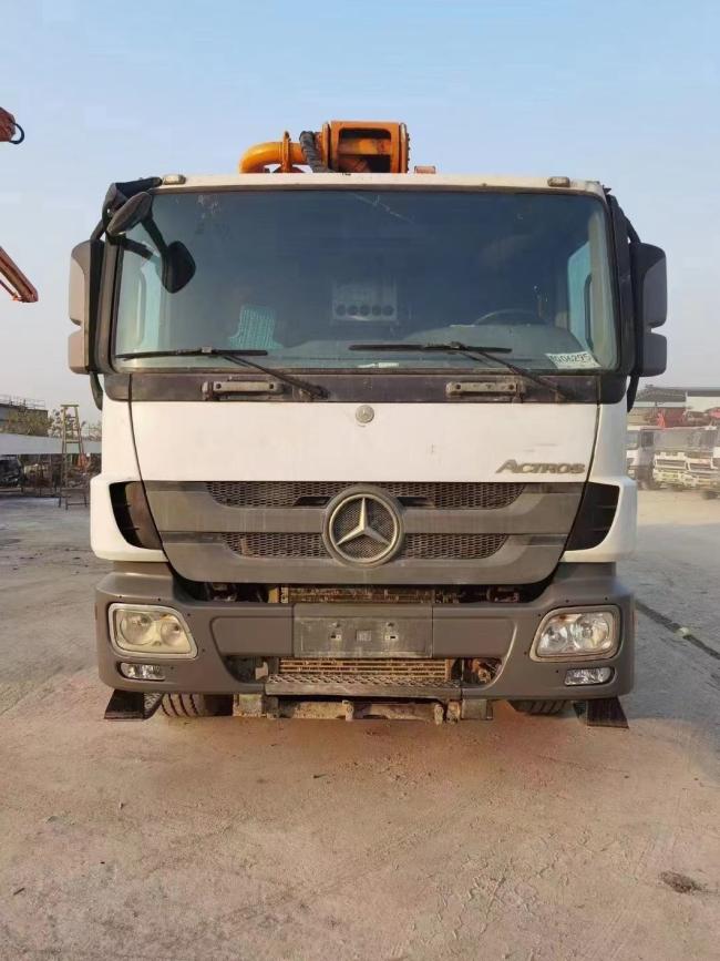 Factory Sale 2015 Zoomlion Concrete Pump 47m Concrete Pump Truck