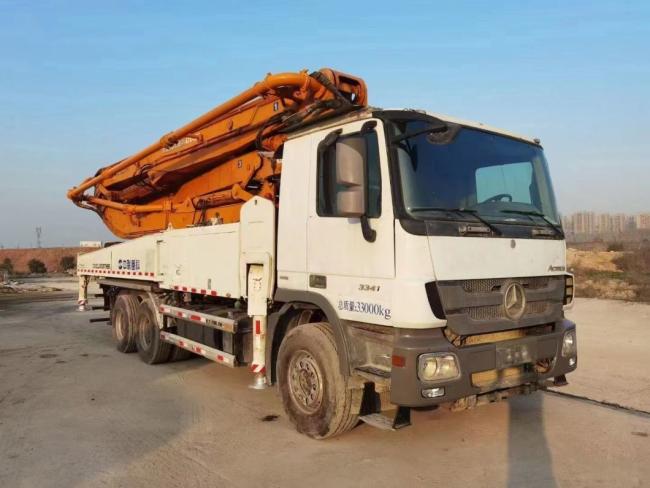 Factory Sale 2015 Zoomlion Concrete Pump 47m Concrete Pump Truck