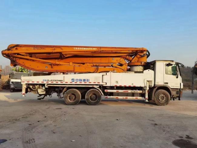 Factory Sale 2015 Zoomlion Concrete Pump 47m Concrete Pump Truck