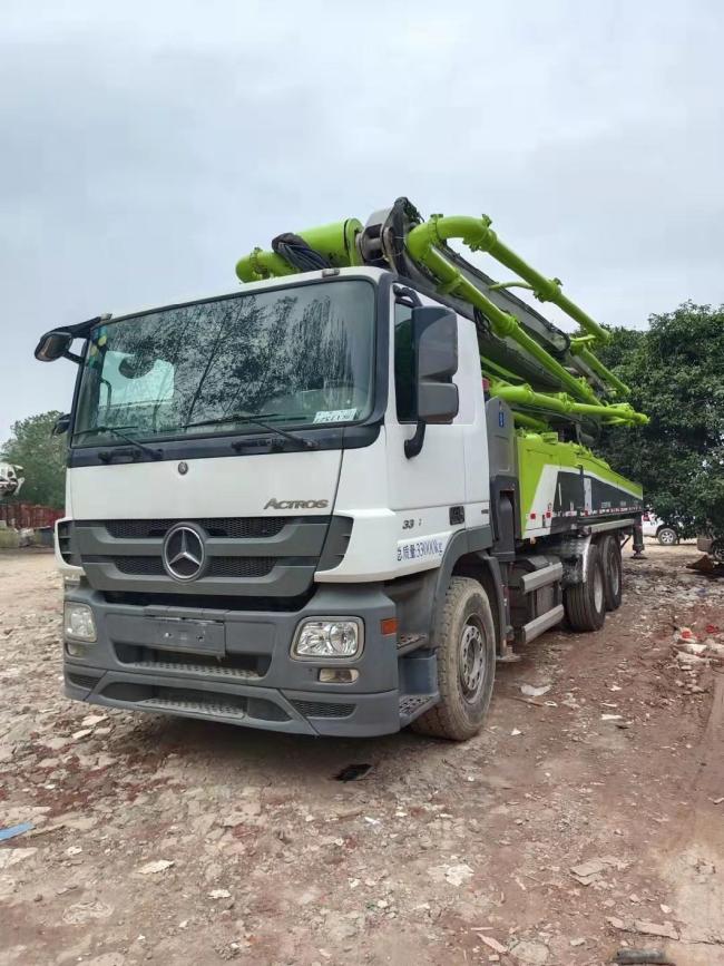2018 Zoomlion 49m Truck Mounted Concrete Boom Pump