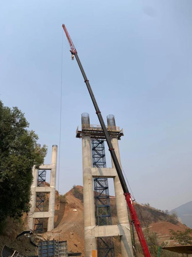 Hot Sale Hydraulic Mobile Crane 55ton Construction Equipment Truck-Mounted Telescopic Crane