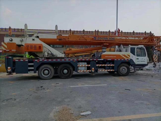 2013 Zoomlion Good Original Condition with Perfect Stable Work 35V5 35t Truck Crane Mobile Crane for Sale at Good Price
