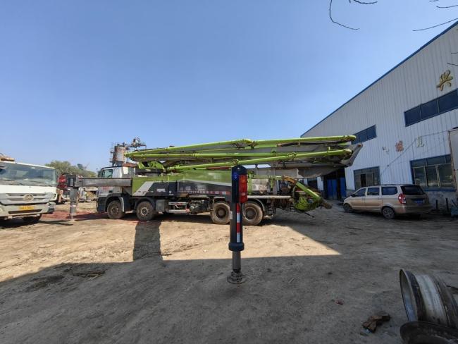 2018 Zoomlion 56m Concrete Pump Mercedes Benz Chassis Heavy Machinery