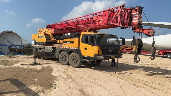 Heavy Equipment Hydraulic75ton Crane Truck