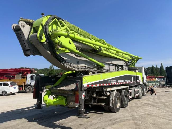 Cheap Price Engineering Construction Machinery Zoomlion 56m Concrete Pump Truck