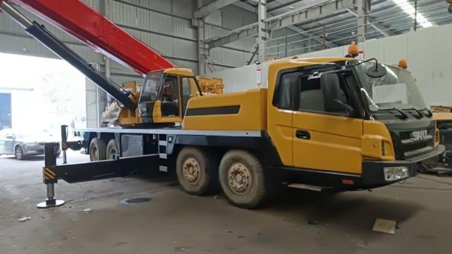 2011 Top Renovated Condition with Best New Paint 50t Mobile Crane Truck Crane Construction Machine for Sale at Good Price