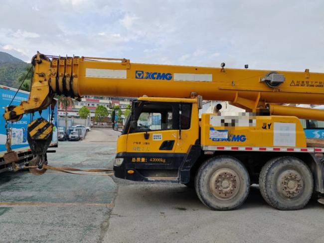 Construction Equipment 60ton Truck Crane Truck-Mounted Telescopic Crane Hoist Crane