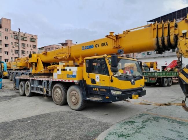 Construction Equipment 60ton Truck Crane Truck-Mounted Telescopic Crane Hoist Crane