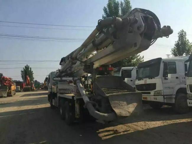 2014 Zoomlion 37m Heavy Machinery Concrete Boom Pump on Sale