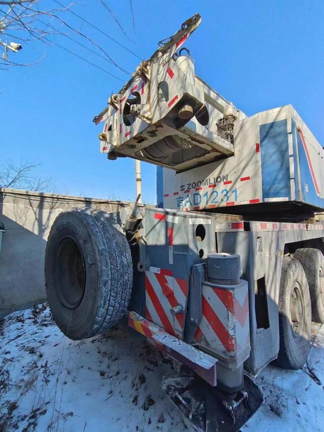 Heavy Equipment Mobile Crane 220ton Zoomlion Hoist Crane Used Truck Crane Lifting Equipment