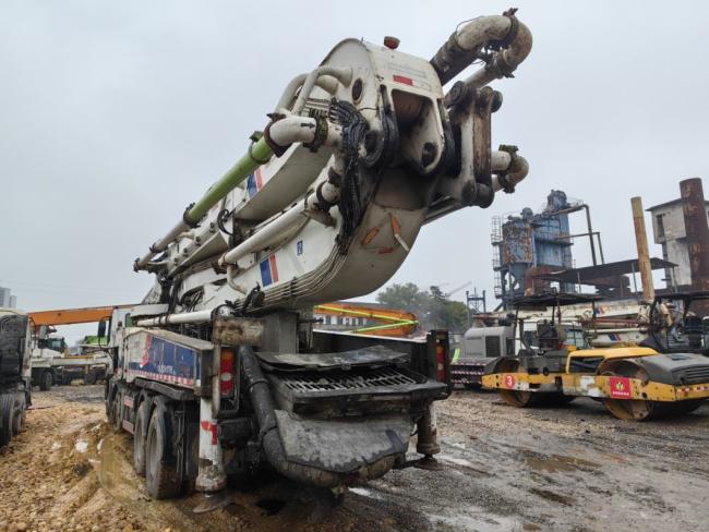 2014 Zoomlion 49m Concrete Pump Trcuk Mercedes Benz Chassis
