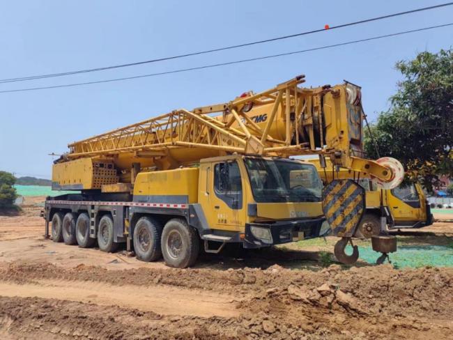 Good Lifting Capacity 2013 Xg 110t Mobile Crane Truck Crane Used Crane Hydraulic Crane for Sale