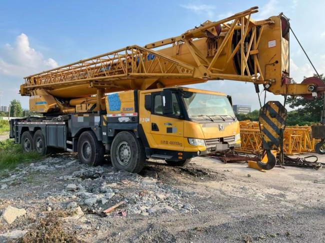 China Truck Crane 90% Near New Condition 2019 90t 100t Mobile Crane Hydraulic Crane Truck Mounted Crane for Sale at Good Price