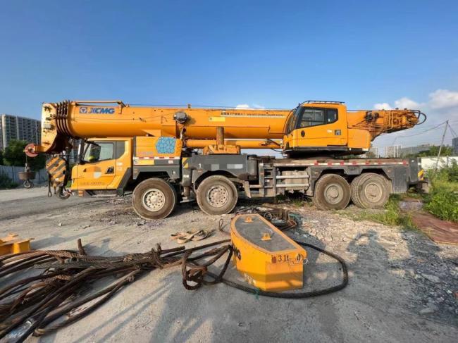 China Truck Crane 90% Near New Condition 2019 90t 100t Mobile Crane Hydraulic Crane Truck Mounted Crane for Sale at Good Price