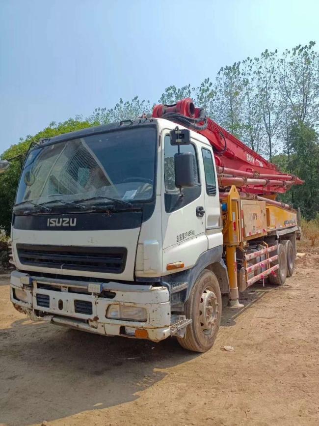 2010 Suny 37m of Concrete Pump on Isuz