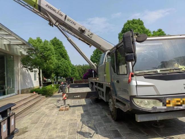 2016 Zoomlion Qy25V542 25t Truck Crane Mobile Crane Used Crane Hydraulic Crane for Sale at Low Price