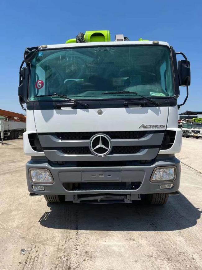 2018 Zoomlion 56m Concrete Pump on Benz.
