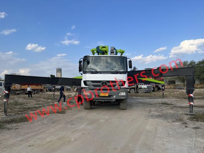 Good Quality 2013 Zoomlion 56m Concrete Pump on Benz Chassis 4 Axles Construction Machinery Concrete Machinery Used Concrete Pump Truck
