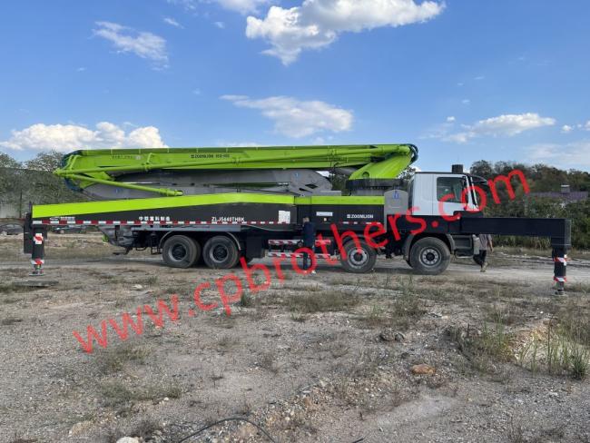 Good Quality 2013 Zoomlion 56m Concrete Pump on Benz Chassis 4 Axles Construction Machinery Concrete Machinery Used Concrete Pump Truck