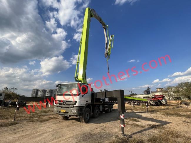 Good Quality 2013 Zoomlion 56m Concrete Pump on Benz Chassis 4 Axles Construction Machinery Concrete Machinery Used Concrete Pump Truck