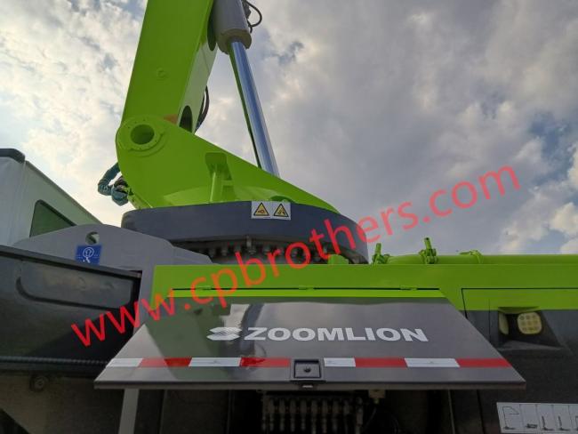 Good Quality 2013 Zoomlion 56m Concrete Pump on Benz Chassis 4 Axles Construction Machinery Concrete Machinery Used Concrete Pump Truck