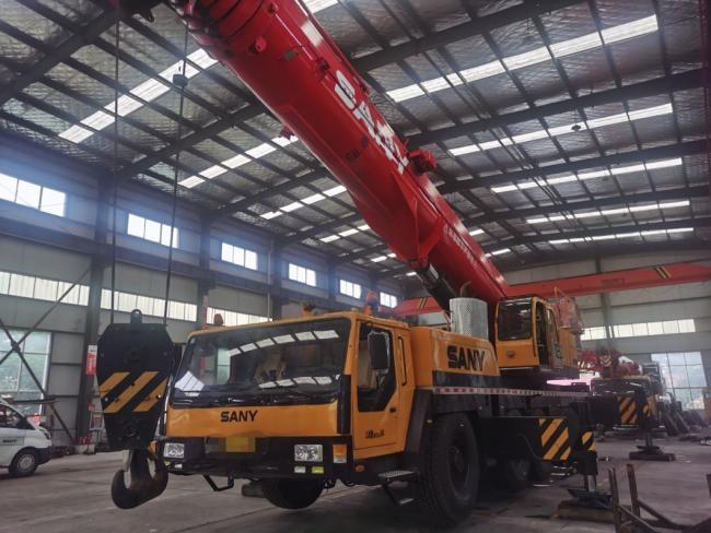 in 2010, Sy Automobile Concrete Pump Was Sold at a Low Price