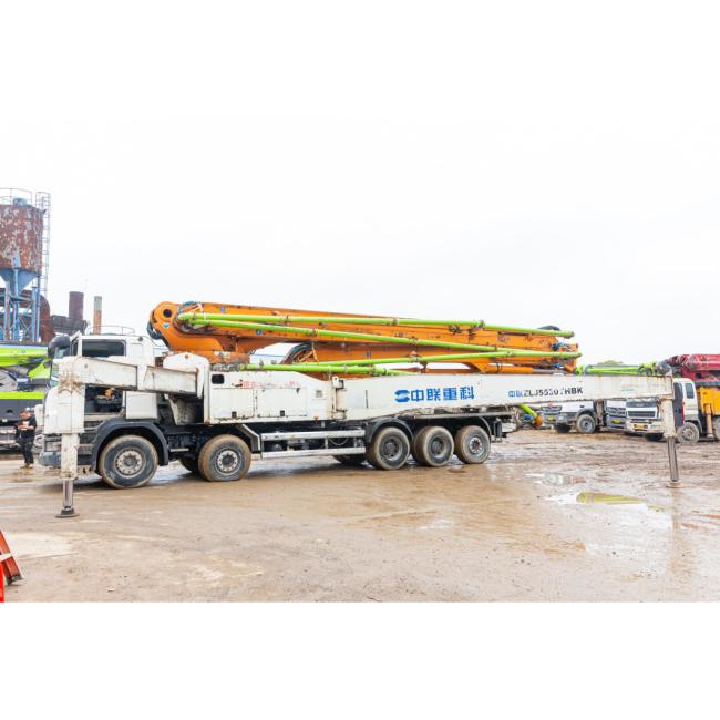 Construction Machine Zoomlion 63m Concrete Pump Truck