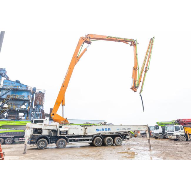 Construction Machine Zoomlion 63m Concrete Pump Truck