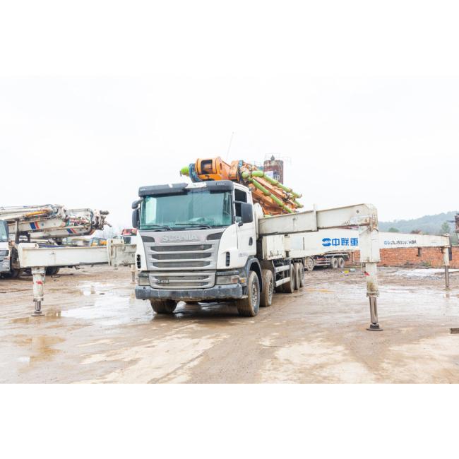 Extra Long Boom 2014 Zoomlion 63m Mobile Concrete Pump Batching Plant on Sca Nia Chassis