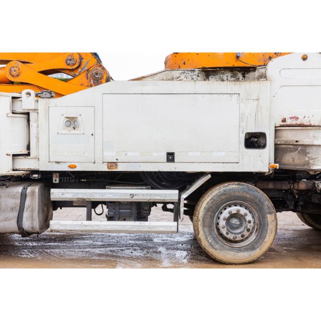 Extra Long Boom 2014 Zoomlion 63m Mobile Concrete Pump Batching Plant on Sca Nia Chassis