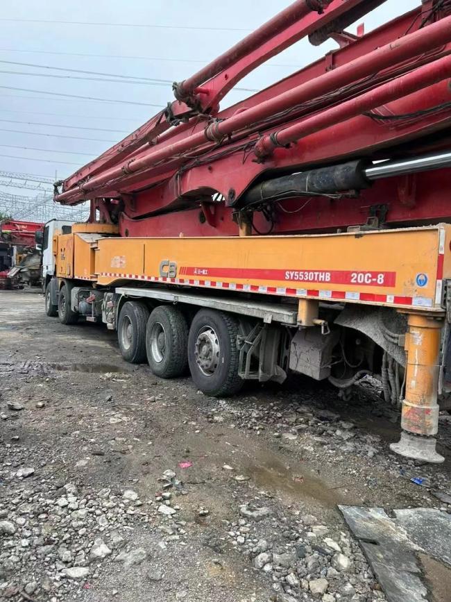 Perfect Original Condition 2013 San Y 62m Concrete Pump on Benz 10*4 Truck Factory Low Price