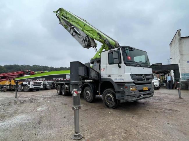 Factory Low Price Zoomlion 2018 Concrete Pump with Benz Chassis Changsha Pump Truck