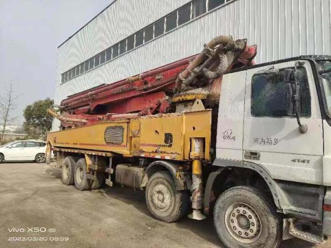 Best Selling Mounted Concrete Pump 2013 Putzmeister 56m for Concrete Construction