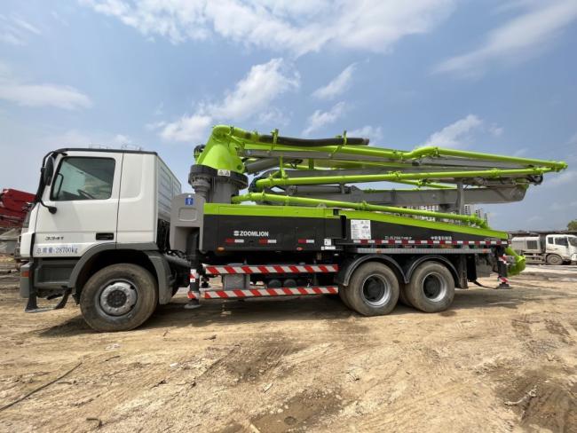 2015 Zoomlion 38m Used Concrete Boom Pump Truck on Benz