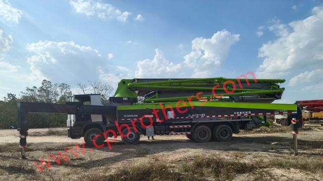 Renovated 2013 Zoomlion 52m Concrete Pump Beton Pump Near New Pump Condition Good Perfermance Benz Truck Factory Price
