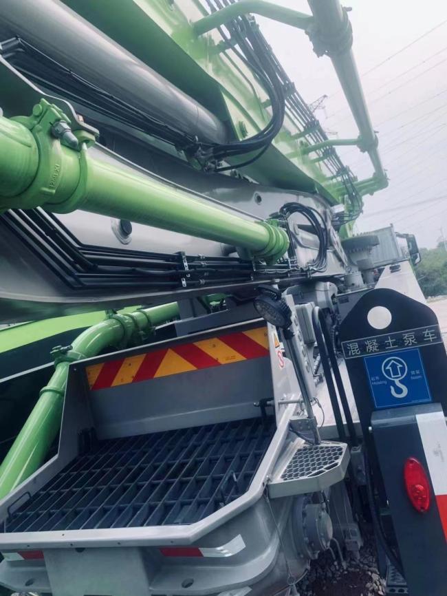 2022 New Zoomlion Concrete Boom Pump Mercedes Benz Chassis Truck Mounted Pump
