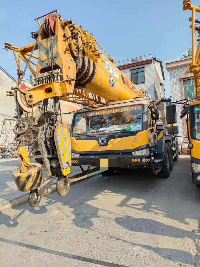 Xg Used Mobile Crane Truck Heavy Equipment 2013 for Sale