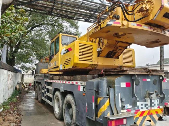 Xg Used Mobile Crane Truck Heavy Equipment 2013 for Sale