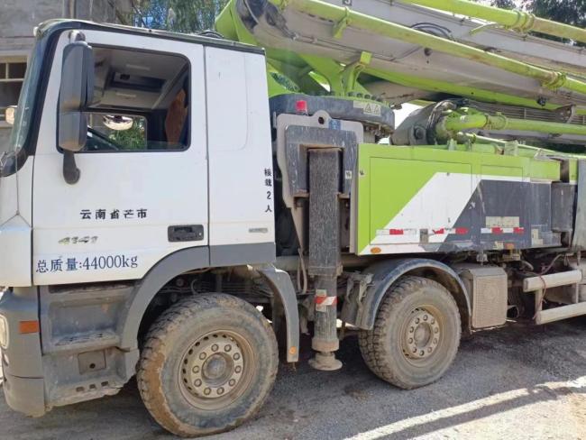 2019 Zoomlion 56m Used Concrete Boom Pump Truck Mercedes Benz Chassis