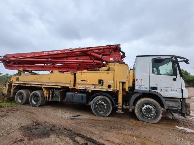 Putzmeister 42m Used Concrete Pump Truck with Mercedes Banz Chassis