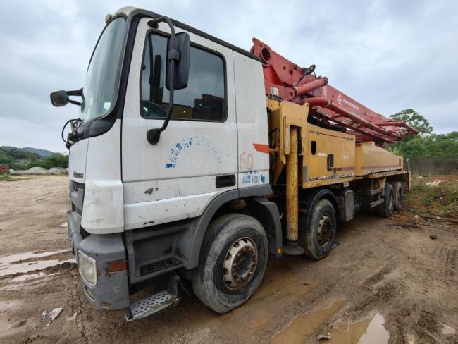 Putzmeister 42m Used Concrete Pump Truck with Mercedes Banz Chassis
