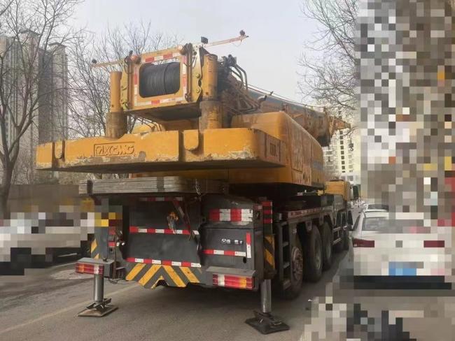 Xc Mg Mobile Truck Crane 130 Tons for Salehydraulic Engine Crane