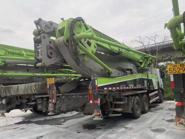 Good Original Performance 2020 Zoomlion 52m Concrete Pump on Benz Factory Directly Sale in EXW Price