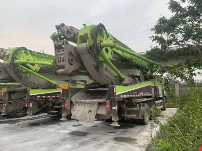 Good Original Performance 2020 Zoomlion 52m Concrete Pump on Benz Factory Directly Sale in EXW Price