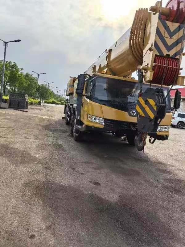 Xg Truck Crane for Sale 16 Years 130 Tons, The Price Is Affordable